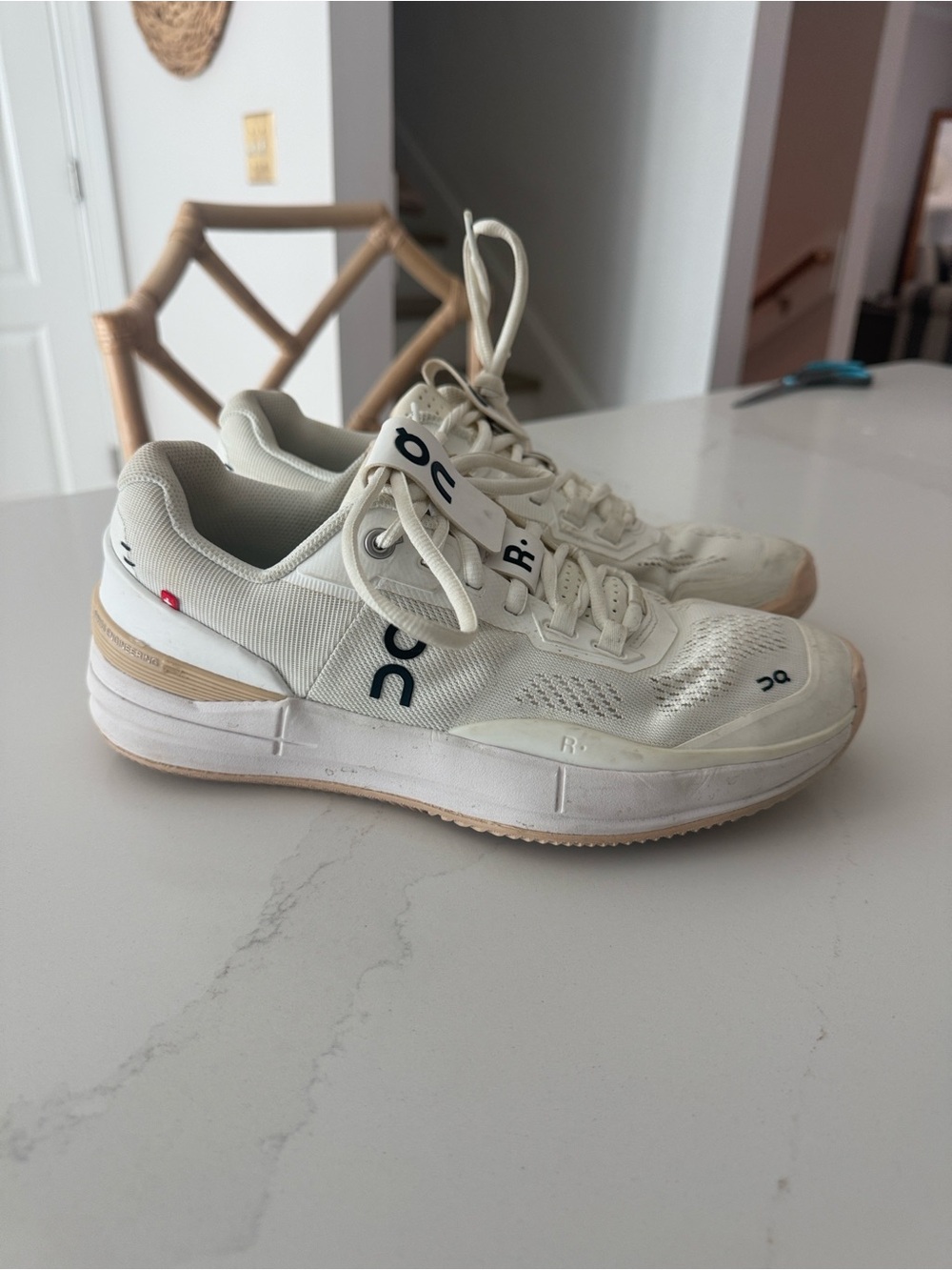 On Cloud Tennis & Pickleball Court Roger Pro - Size 9 Womens Sneakers
